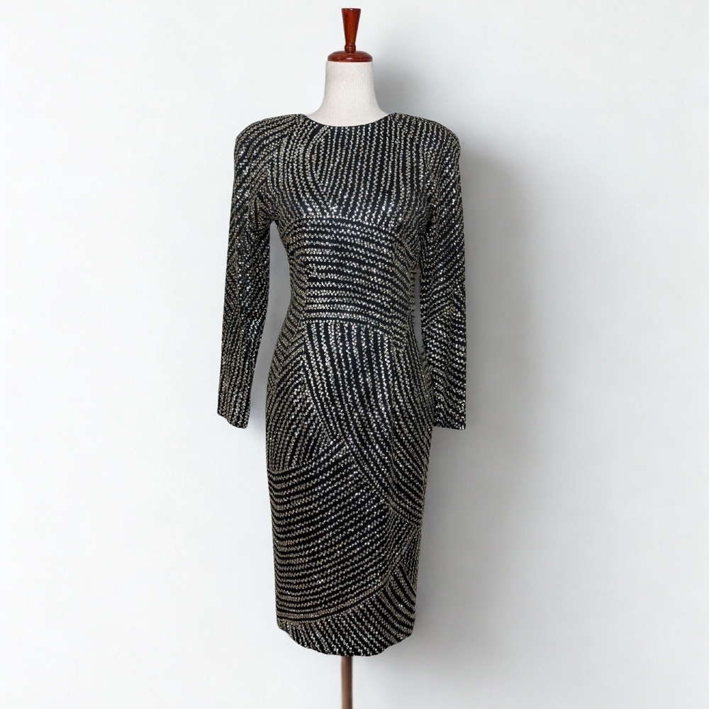 Vintage AJ Bari Equisite Black and Silver Sequined Open Back Body Con Dress SZ 6